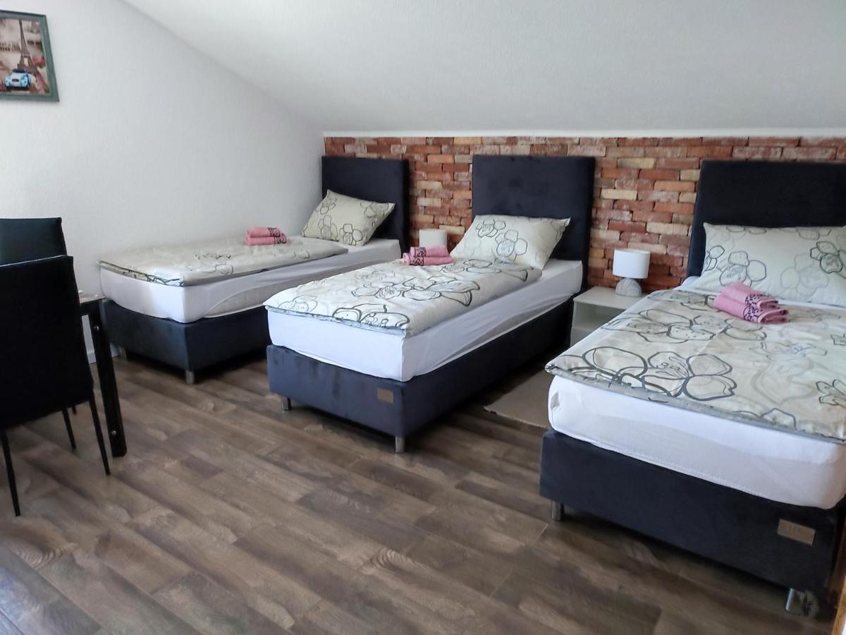 Apartman Toni Gračac Esterno foto
