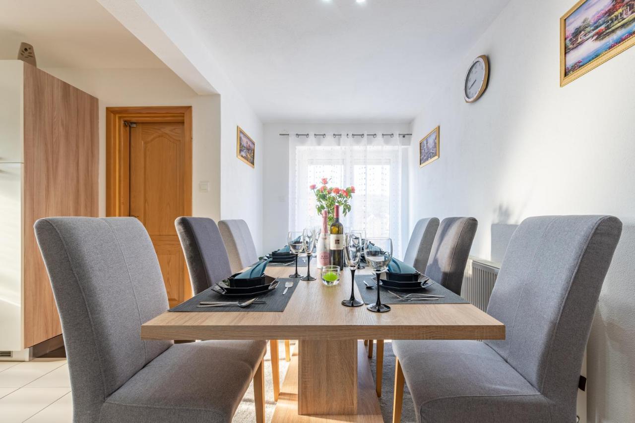 Apartman Toni Gračac Esterno foto