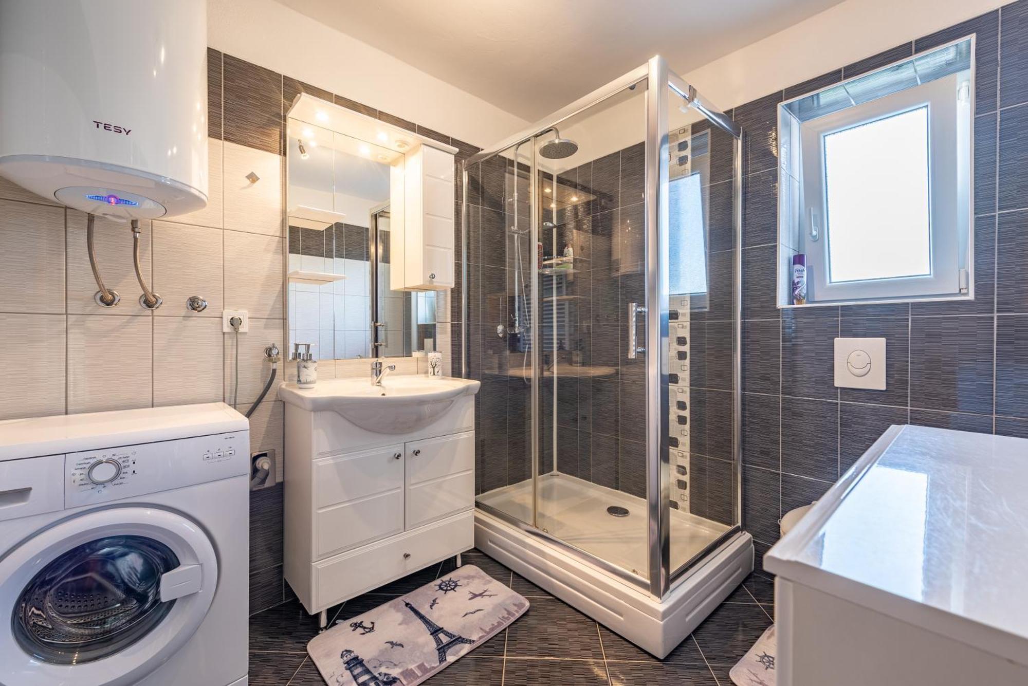 Apartman Toni Gračac Esterno foto