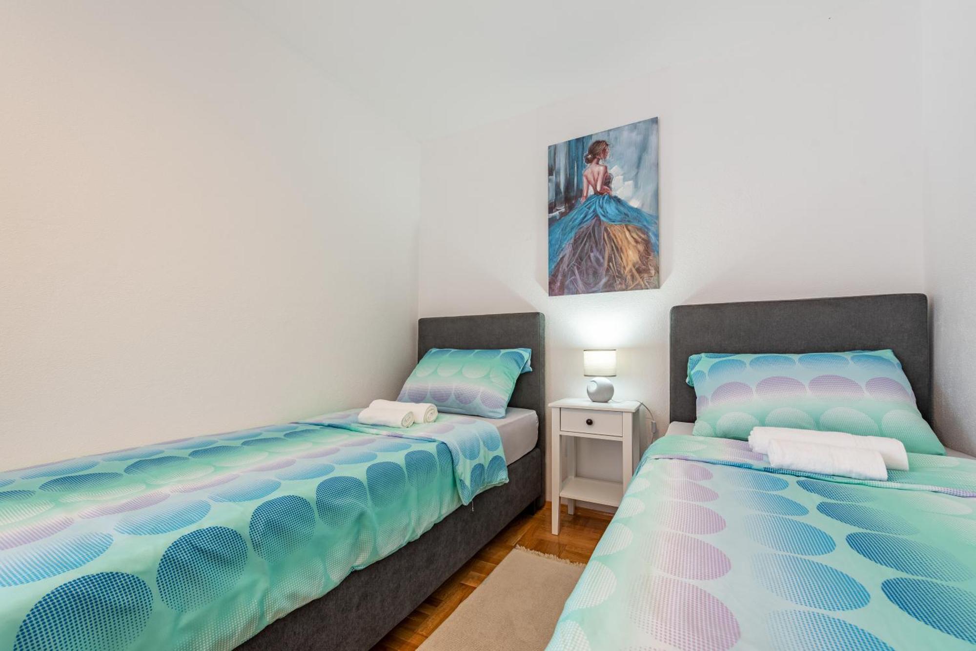 Apartman Toni Gračac Esterno foto