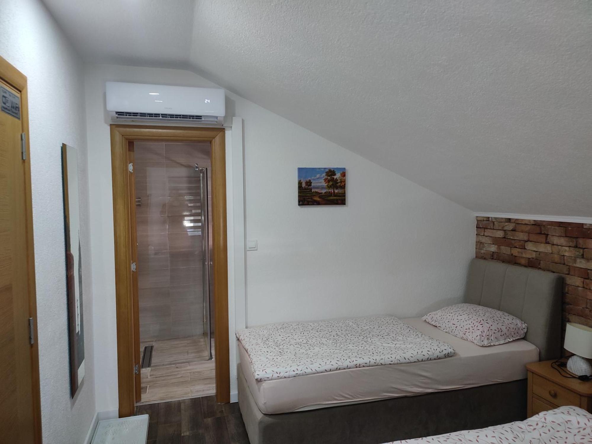 Apartman Toni Gračac Esterno foto